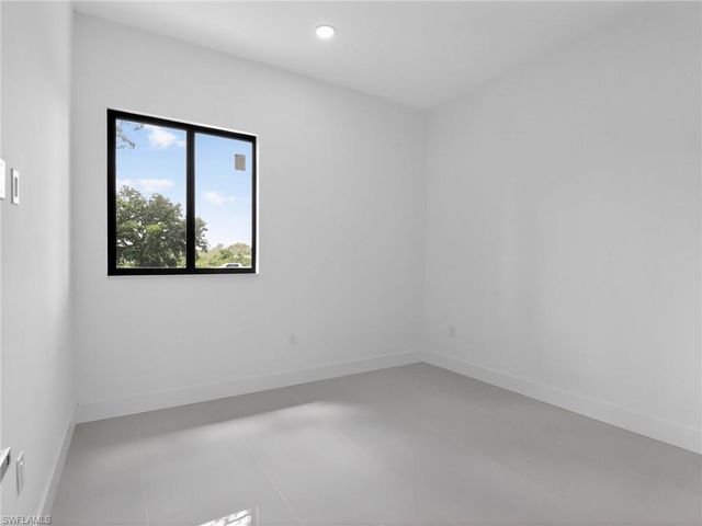 2009 Dixie WAY, Lehigh Acres, FL 33972