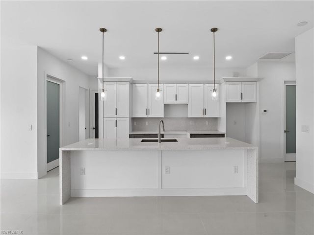 2009 Dixie WAY, Lehigh Acres, FL 33972