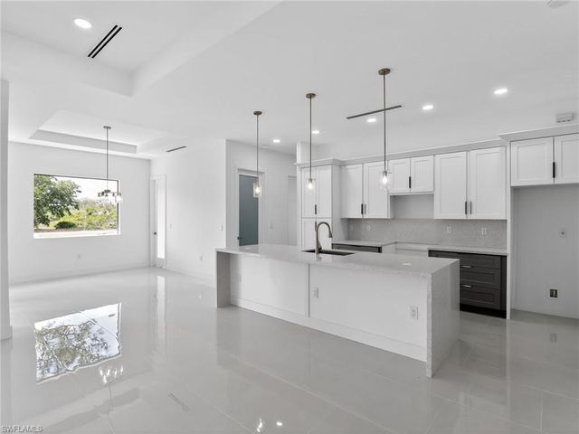 2009 Dixie WAY, Lehigh Acres, FL 33972