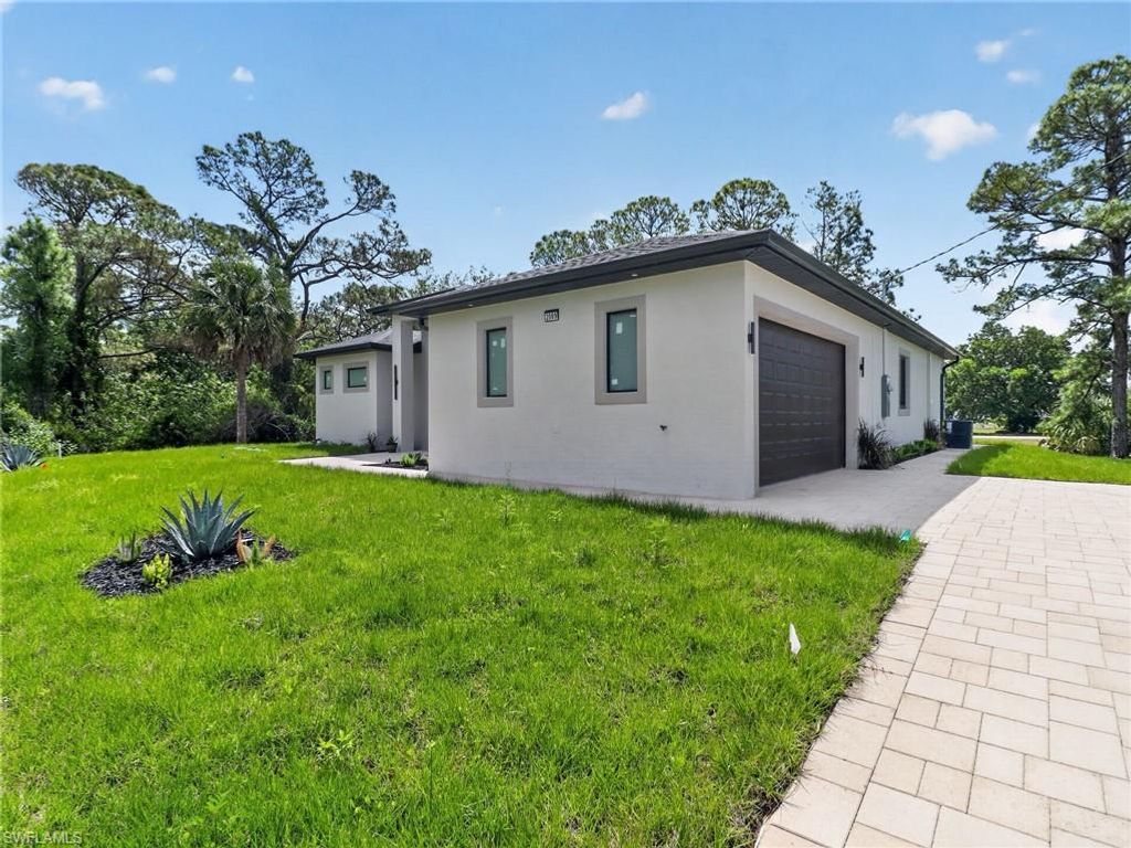 2009 Dixie WAY, LEHIGH ACRES, FL 33972 — photo 4