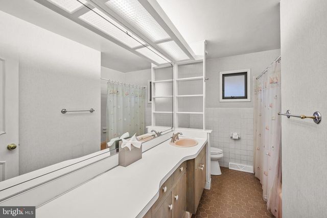 105 VERNON LN, Yardley, PA 19067