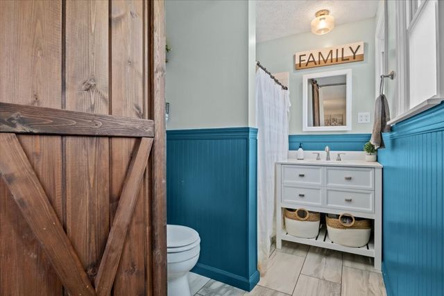 105 Clearwater Dr, Tennessee Ridge, TN 37178
