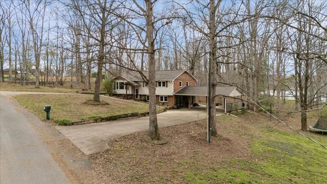 105 Clearwater Dr, Tennessee Ridge, TN 37178