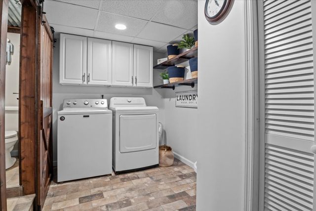105 Clearwater Dr, Tennessee Ridge, TN 37178