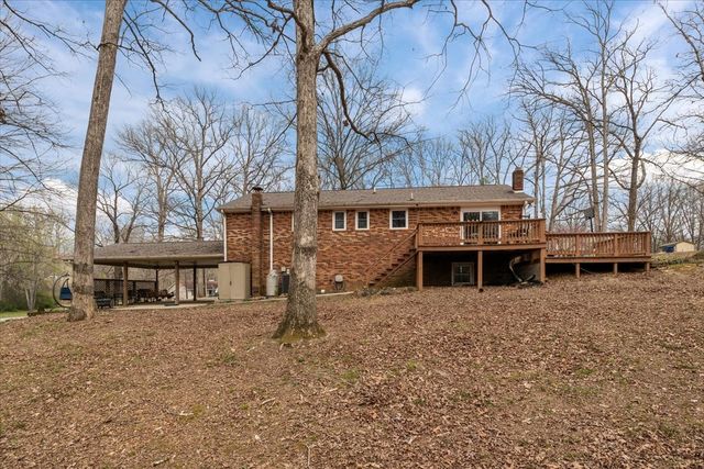 105 Clearwater Dr, Tennessee Ridge, TN 37178