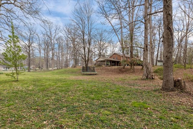 105 Clearwater Dr, Tennessee Ridge, TN 37178
