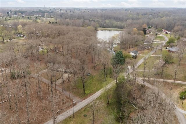 105 Clearwater Dr, Tennessee Ridge, TN 37178
