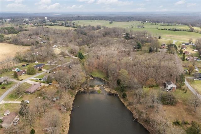 105 Clearwater Dr, Tennessee Ridge, TN 37178