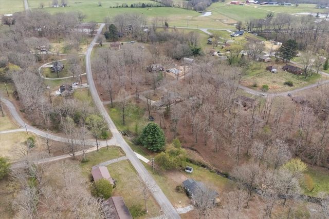 105 Clearwater Dr, Tennessee Ridge, TN 37178