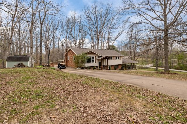 105 Clearwater Dr, Tennessee Ridge, TN 37178