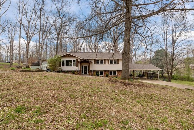 105 Clearwater Dr, Tennessee Ridge, TN 37178