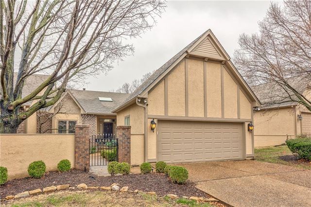 12452 Linden Street, Leawood, KS 66209