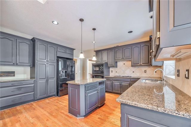 12452 Linden Street, Leawood, KS 66209