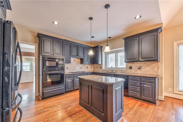 12452 Linden Street, Leawood, KS 66209