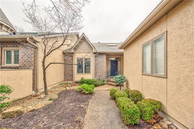 12452 Linden Street, Leawood, KS 66209