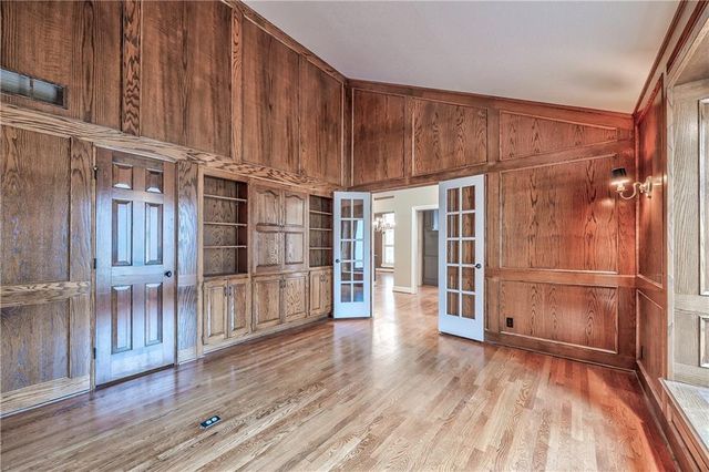 12452 Linden Street, Leawood, KS 66209