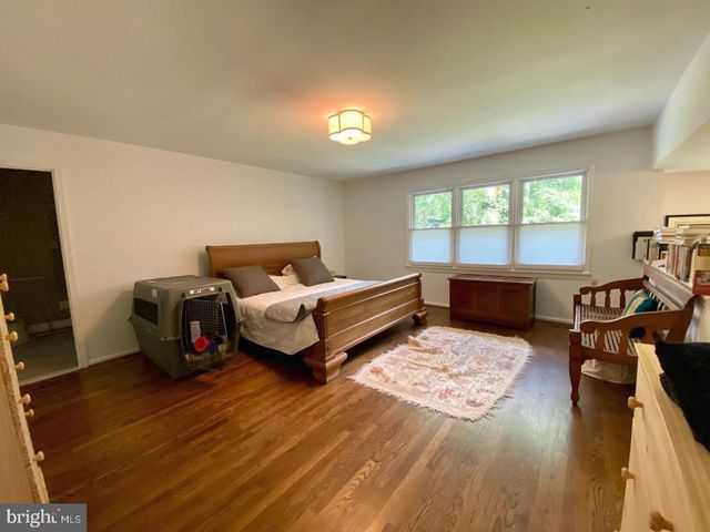 725 FOREST PARK RD, Great Falls, VA 22066