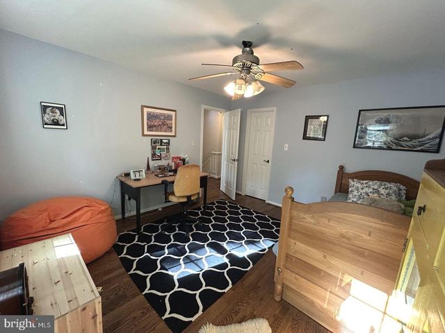 725 FOREST PARK RD, Great Falls, VA 22066
