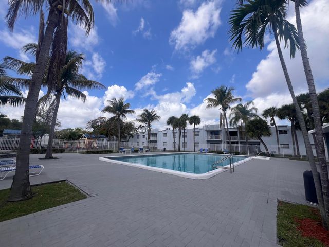 405 Executive Center Drive 208, West Palm Beach, FL 33401