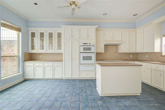 9506 Bayou Brook Street, Houston, TX 77063