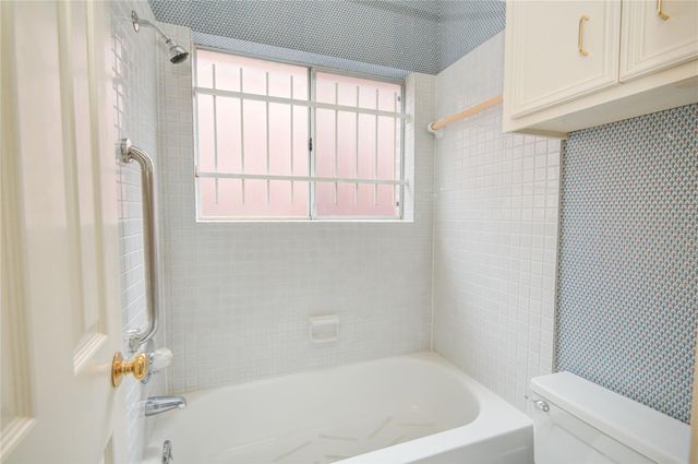 9506 Bayou Brook Street, Houston, TX 77063