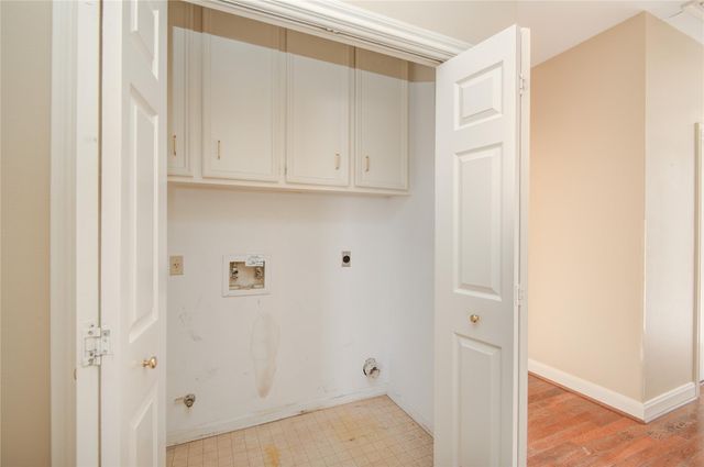 9506 Bayou Brook Street, Houston, TX 77063