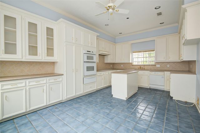 9506 Bayou Brook Street, Houston, TX 77063