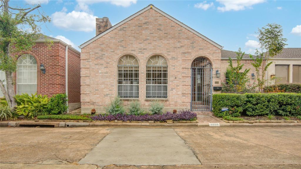 9506 Bayou Brook Street, Houston, TX 77063