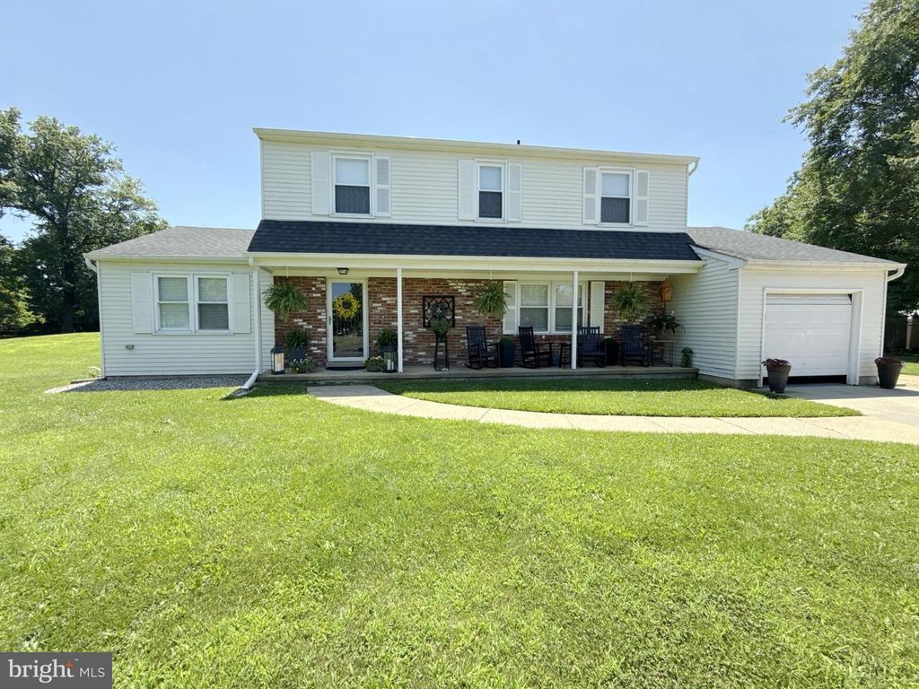 11 KNIGHTS CT, Bordentown, NJ 08505