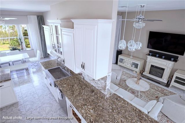 4445 2nd AVE NE, Naples, FL 34120