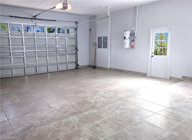 4445 2nd AVE NE, Naples, FL 34120