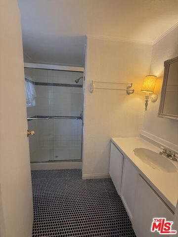30473 Mulholland Hwy 141, Agoura Hills, CA 91301