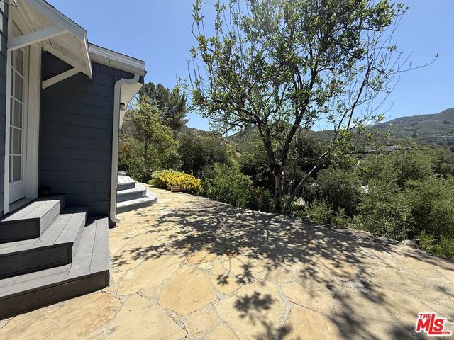 30473 Mulholland Hwy 141, Agoura Hills, CA 91301