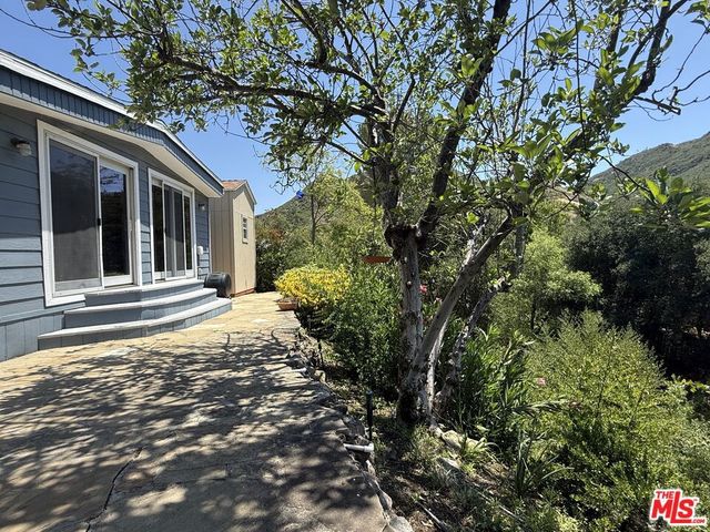 30473 Mulholland Hwy 141, Agoura Hills, CA 91301