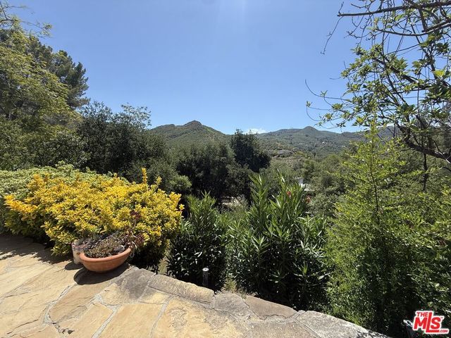 30473 Mulholland Hwy 141, Agoura Hills, CA 91301