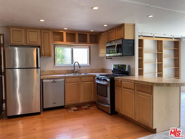 30473 Mulholland Hwy 141, Agoura Hills, CA 91301