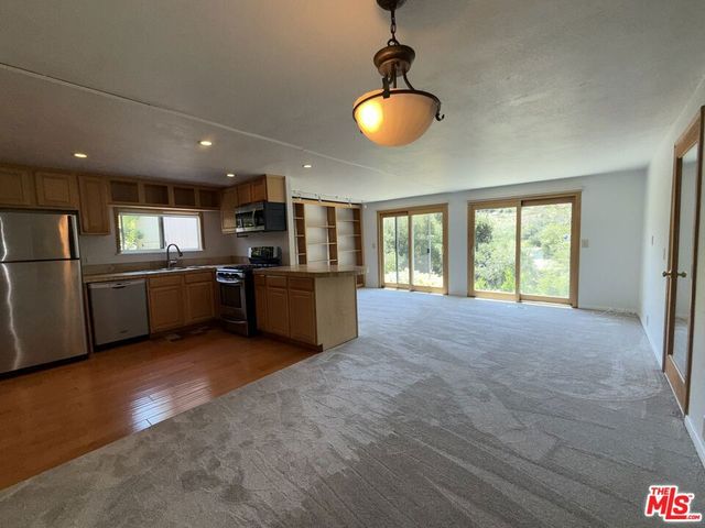30473 Mulholland Hwy 141, Agoura Hills, CA 91301