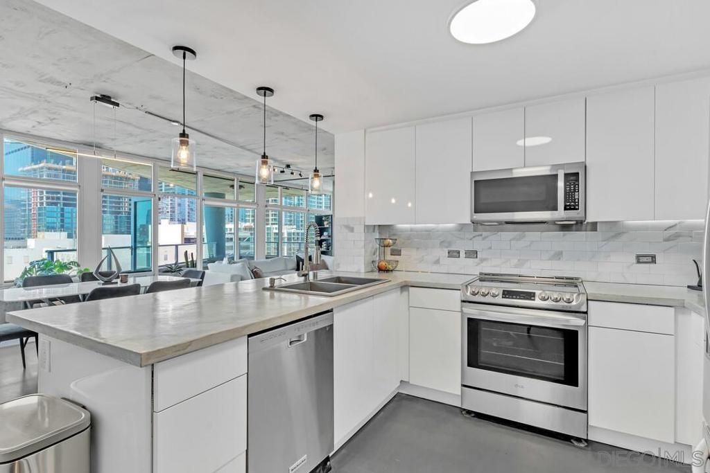 Image 6 of property listing at 1080 Park 701, San Diego, CA 92101