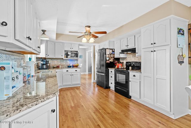 4466 Leitchfield Rd, Cecilia, KY 42724