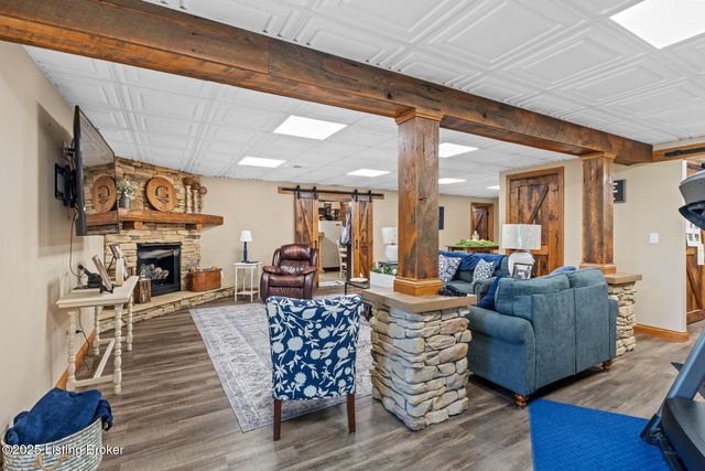 4466 Leitchfield Rd, Cecilia, KY 42724