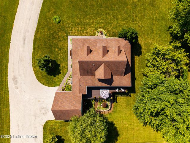 4466 Leitchfield Rd, Cecilia, KY 42724