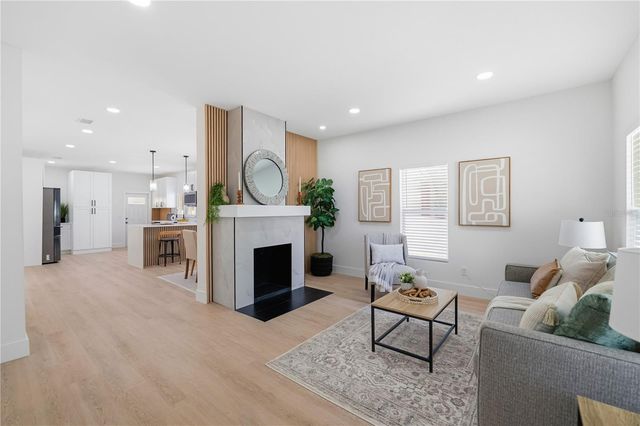 106 W LAMBRIGHT STREET, Tampa, FL 33604