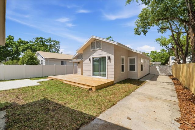 106 W LAMBRIGHT STREET, Tampa, FL 33604