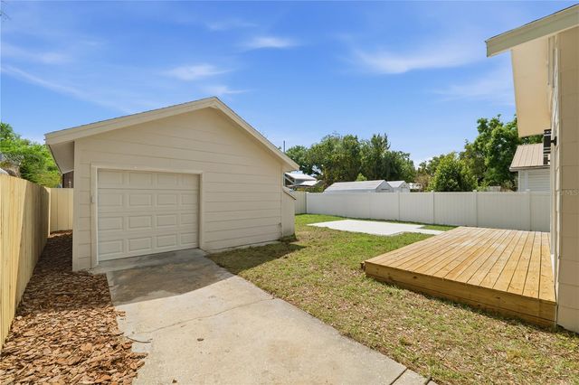 106 W LAMBRIGHT STREET, Tampa, FL 33604