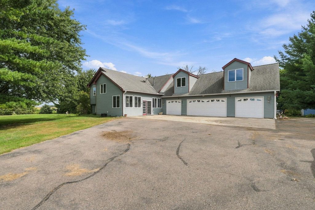 20077 Xeon Avenue, Jordan, MN 55352 — exterior