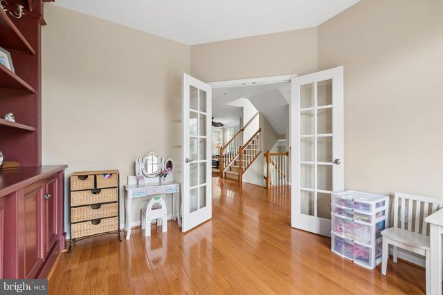 12654 HERON RIDGE DR, Fairfax, VA 22030