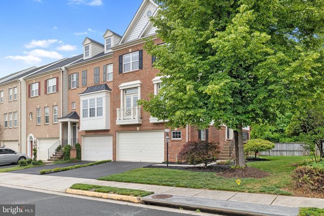 12654 HERON RIDGE DR, Fairfax, VA 22030