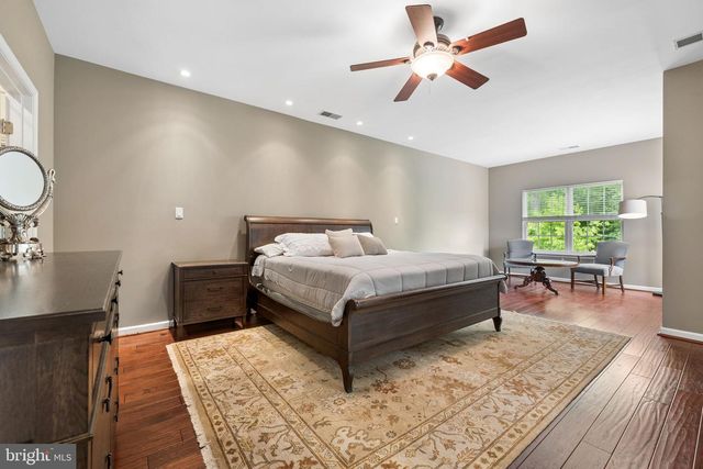 12654 HERON RIDGE DR, Fairfax, VA 22030