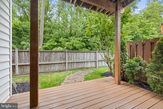 12654 HERON RIDGE DR, Fairfax, VA 22030