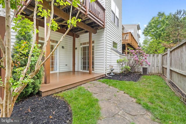 12654 HERON RIDGE DR, Fairfax, VA 22030
